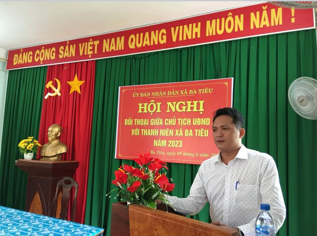 Ảnh: Đồng chí Trần Thanh Hoài, Trưởng phòng LĐTBXH huyện Ba Tơ phát biểu tại Hội nghị