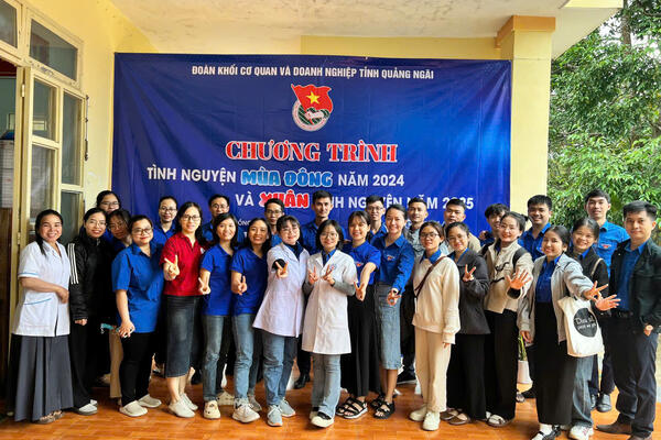 Trạm y tế xã Ba Tiêu và Đoàn xã Ba Tiêu phối hợp với Đoàn Khối Cơ quan và Doanh nghiệp tỉnh Quảng Ngãi tổ chức khám, chữa bệnh và cấp thuốc miễn phí cho người dân xã Ba Tiêu
